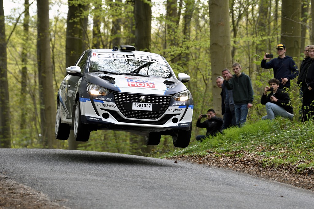 Efter en svag start var Jacob Madsen og Line Nedergaard flyvende
(Foto: Flemming Jensen)